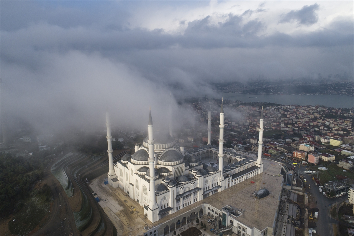 Çamlıca Camii