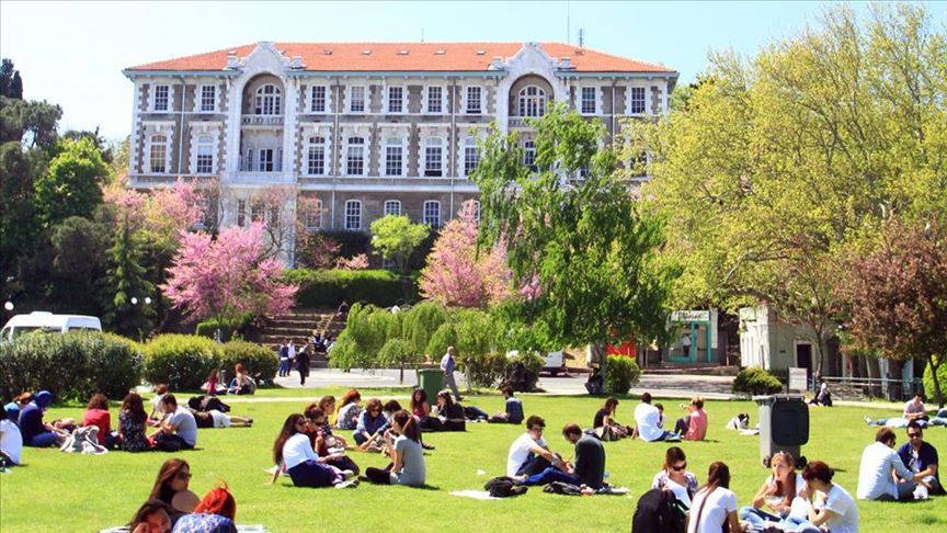 Selvi Bogazici Universitesi Son 5 Yildir Parasutle Yere Cakiliyor Independent Turkce