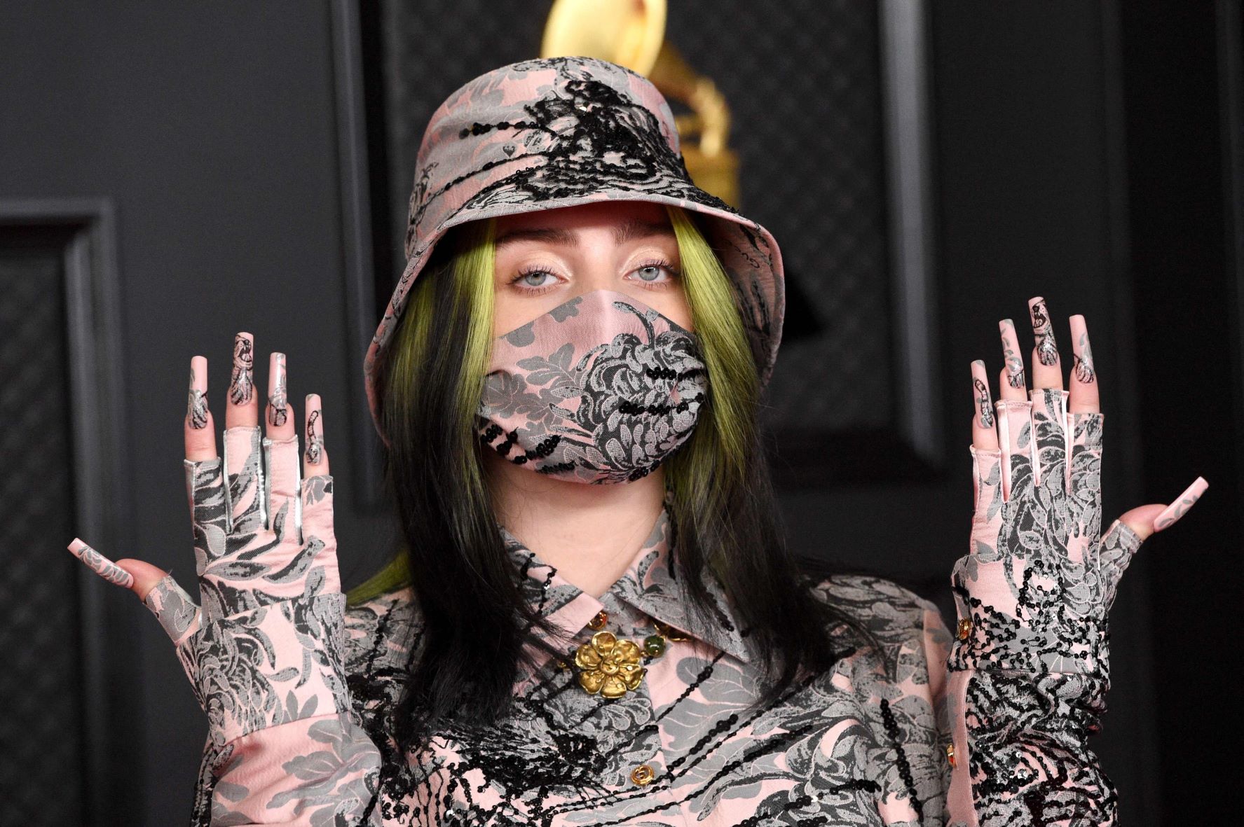 Billie Eilish: Eleştirilerden bıksam da dünya ve insanlık için var gücümle  çabalıyorum | Independent Türkçe