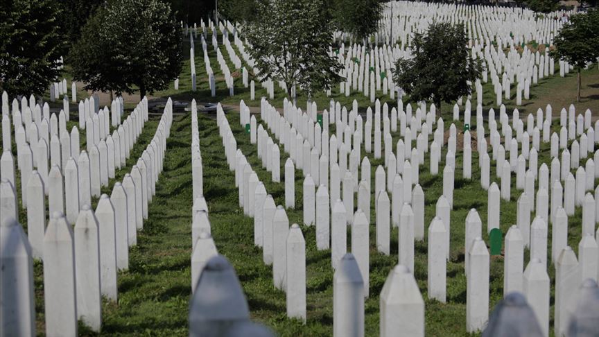 Srebrenitsa Soykırımı kurbanı 3 kişinin daha kimliği tespit edildi