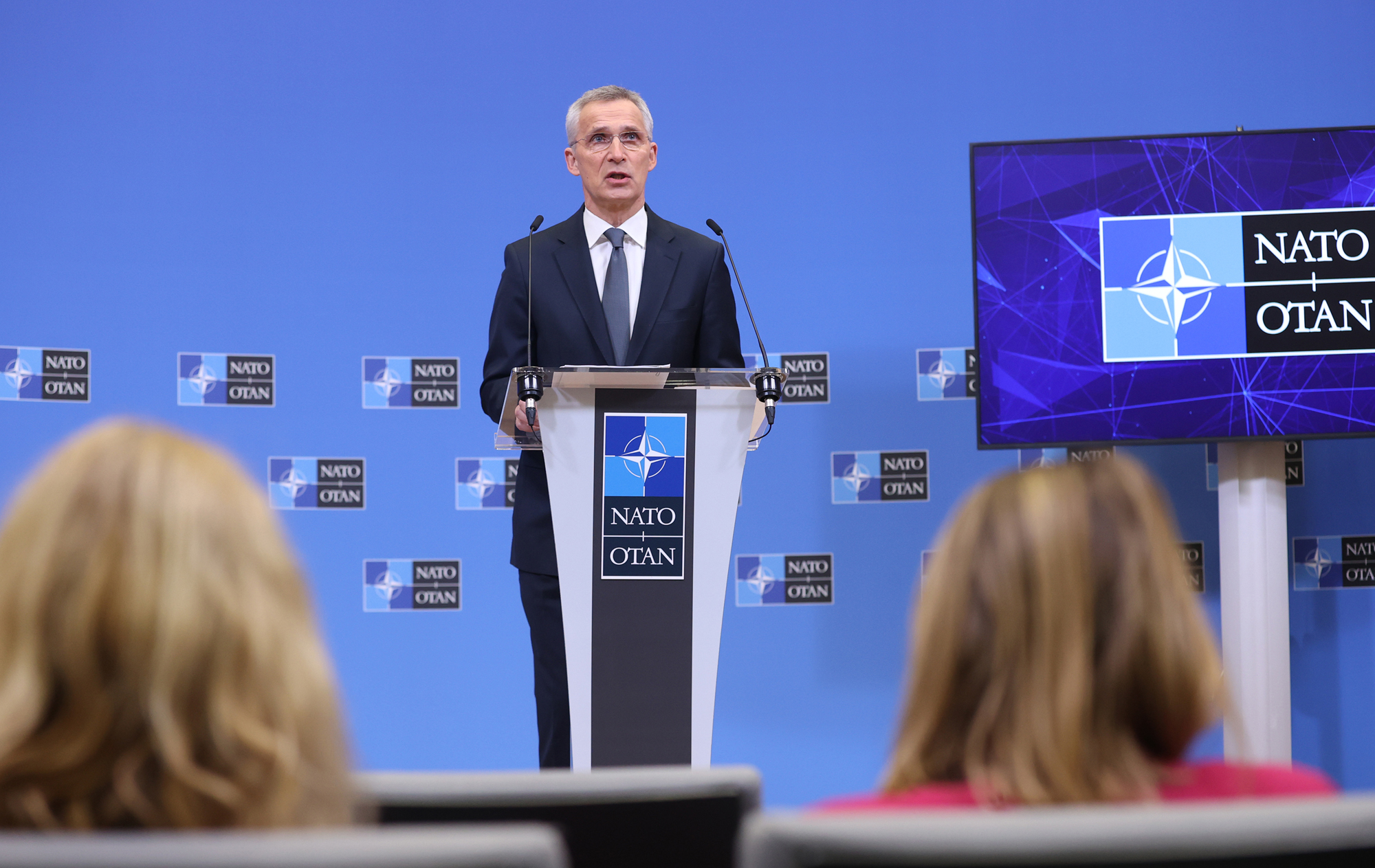 Stoltenberg: Rus güçleri geri çekilmek yerine, yeniden konumlanarak Donbas'ı tümüyle ele geçirmeyi hedefliyor