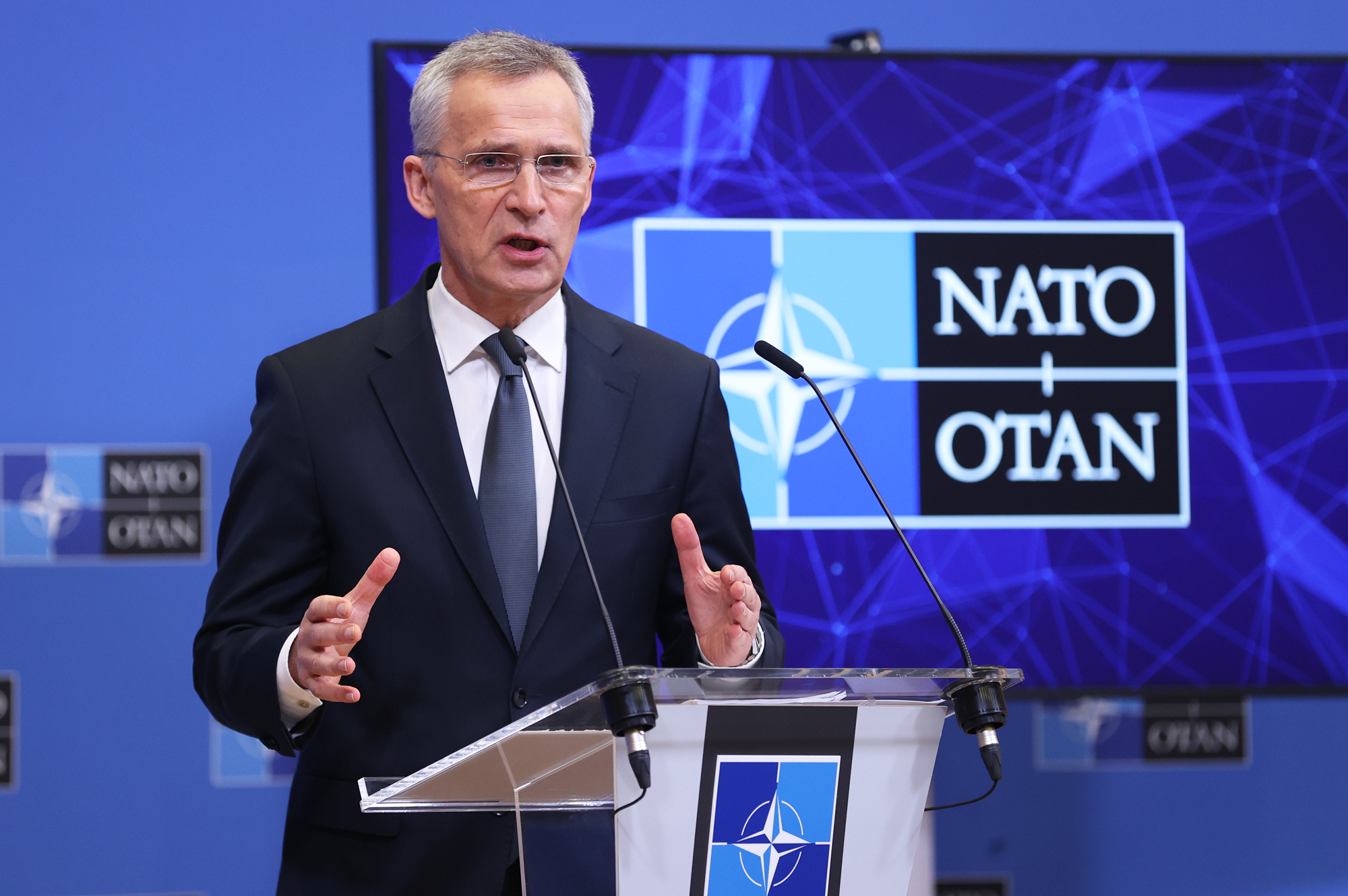 Stoltenberg: Ukrayna'nın acil askeri yardıma ihtiyacı var