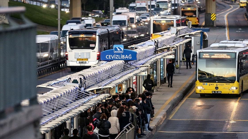 İBB'den toplu ulaşıma yüzde 40 zam açıklaması: Enflasyon yüzde 133, son üç ayda akaryakıta yüzde 106 zam geldi