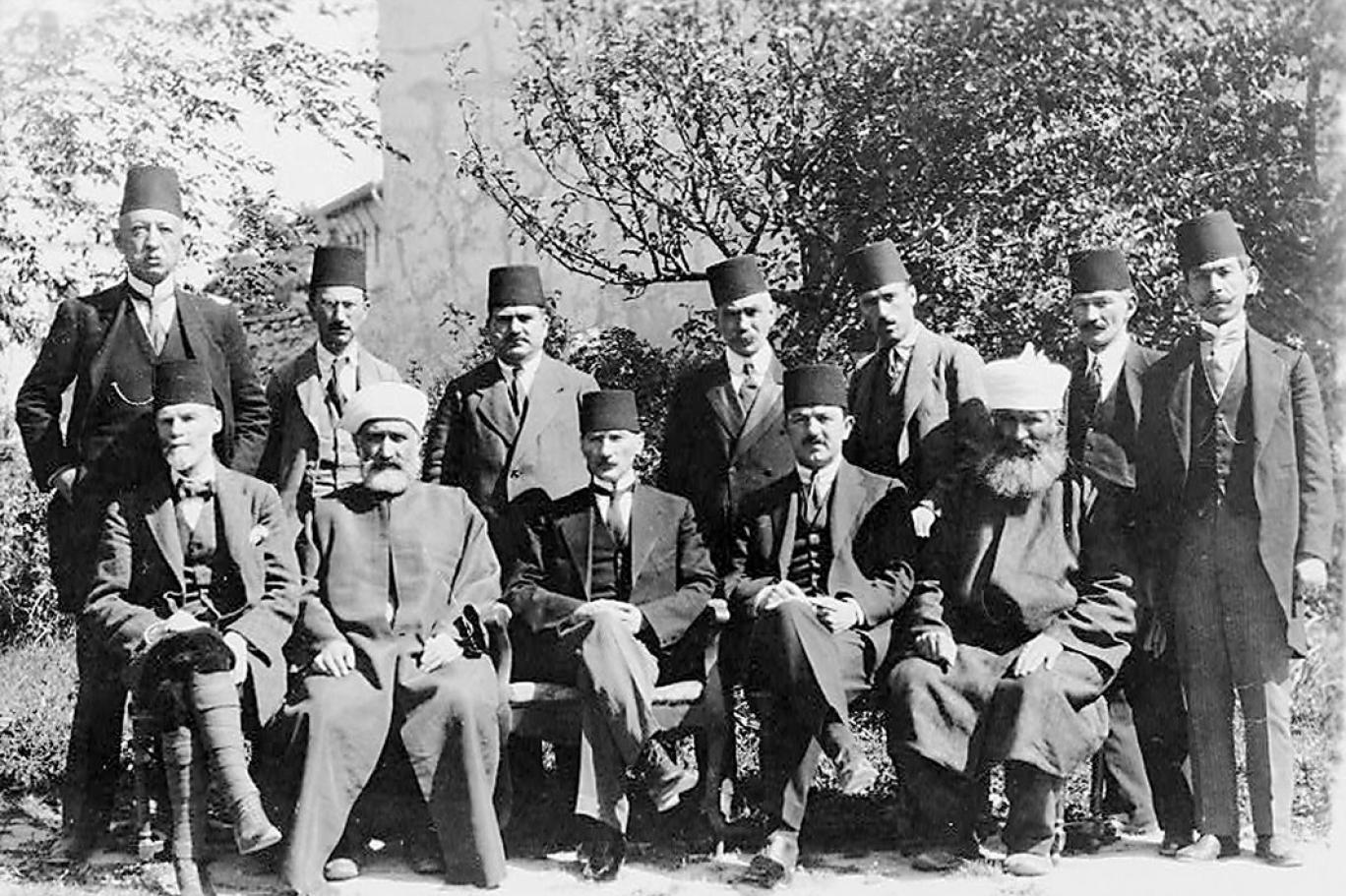 100 yıl önce Sivas Kongresi'nde ne konuşuldu, hangi milli mücadele  kahramanları mandayı savundu? | Independent Türkçe