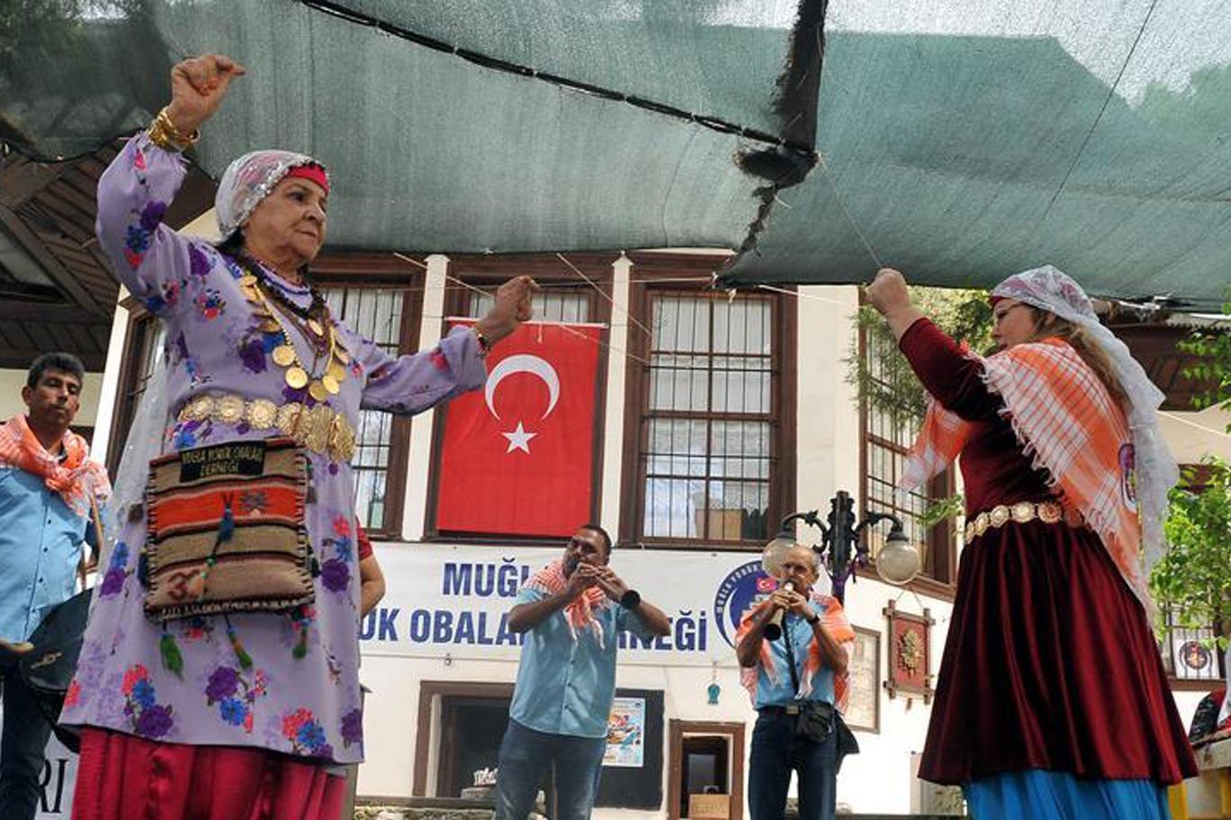 Hakiki Türk Türkçe Konuşan