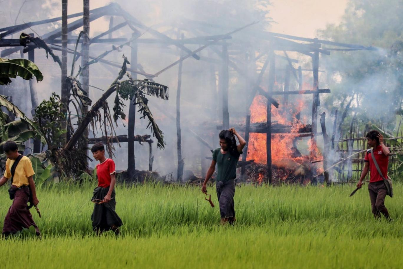 Af rg t Myanmar ordusu Arakan da k yleri yak p sivilleri