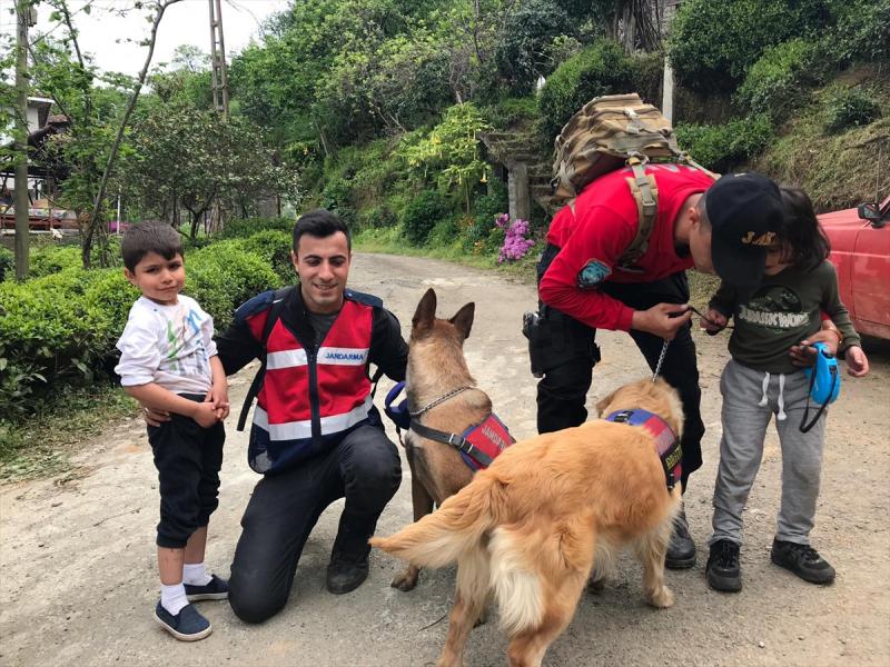 Rize'de kayıp çocuklar bulundu - AA (1).jpg