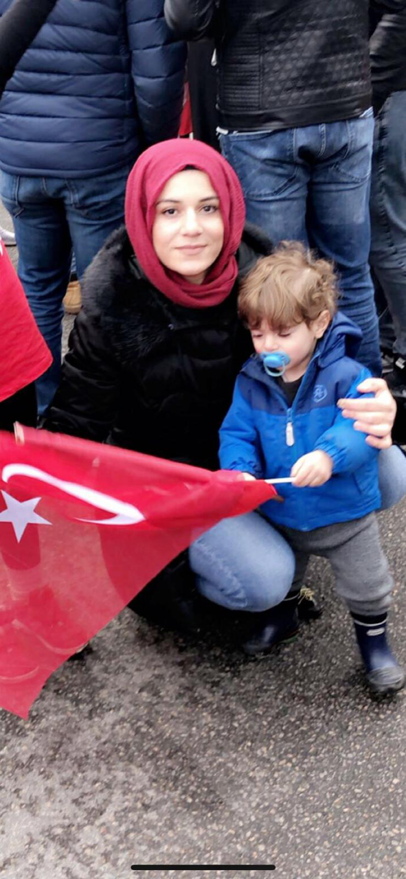 Tuğba Kökyer ve oğlu- Norveç