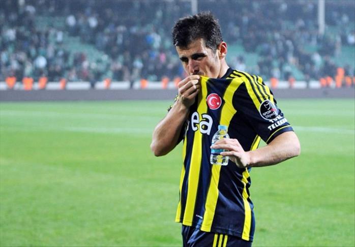 Emre Belözoğlu-2AA.jpg