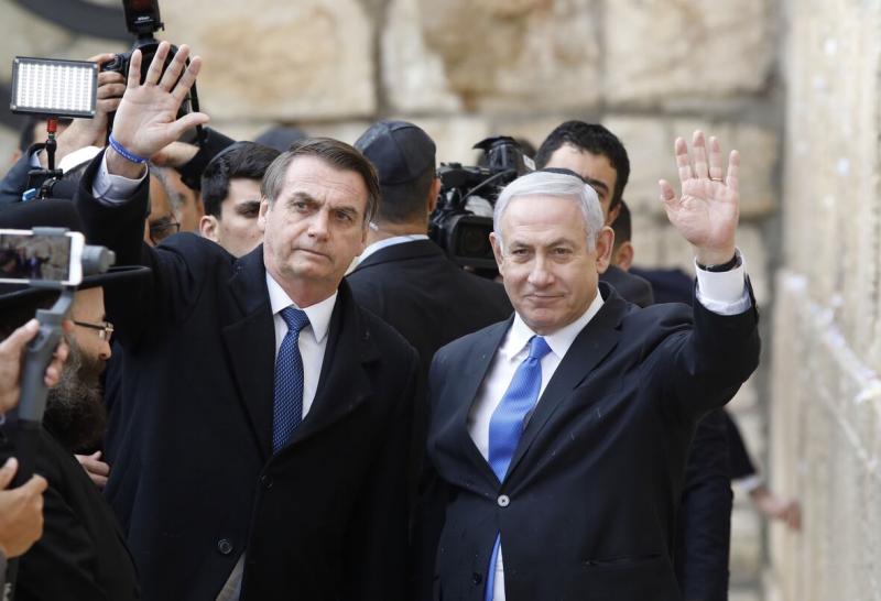 Brezilya Cumhurbaşkanı Jair Bolsonaro (L) ve İsrail Başbakanı Benjamin Netanyahu AFP.jpg