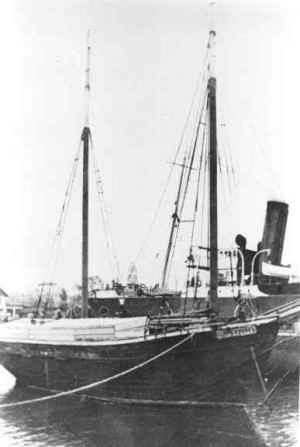 The illegal ship Salvador that left Bulgaria with Jewish refugees for Palestine in December 1940 (Yad Vashem Archives).jpg