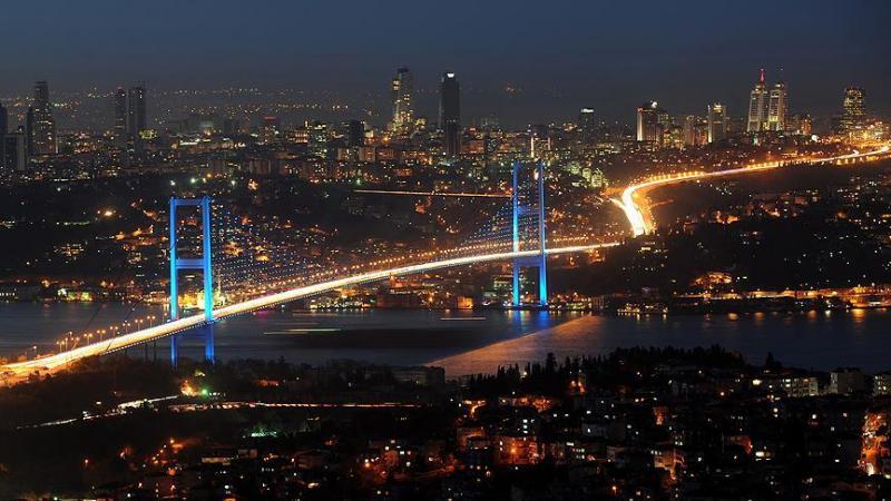 İstanbul'da gece AA.jpg
