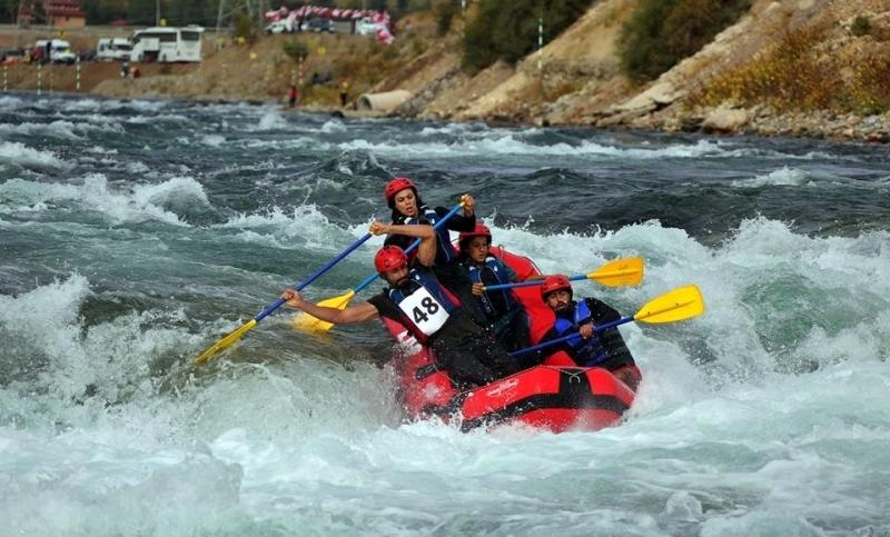 Hakkari’de rafting sporu gelişiyor (6).jpg