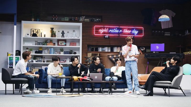 BTS'in Bang Bang Con The Live isimli sanal konserinden kare (Big Hit Entertainment).jpg