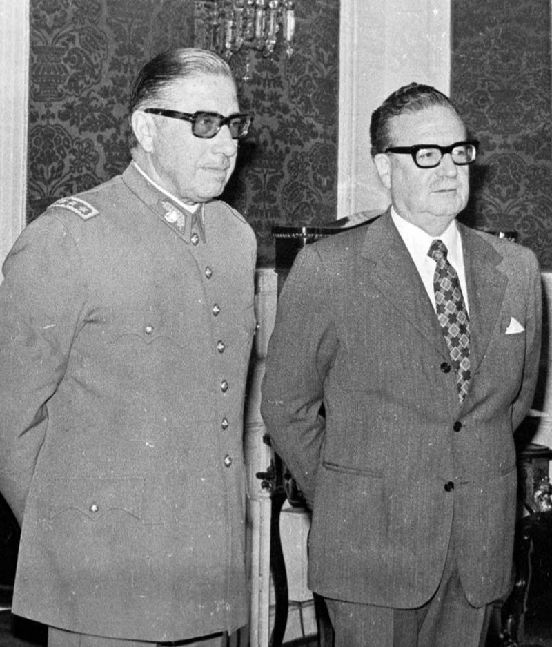 Allende -Augusto Pinochet.jpg