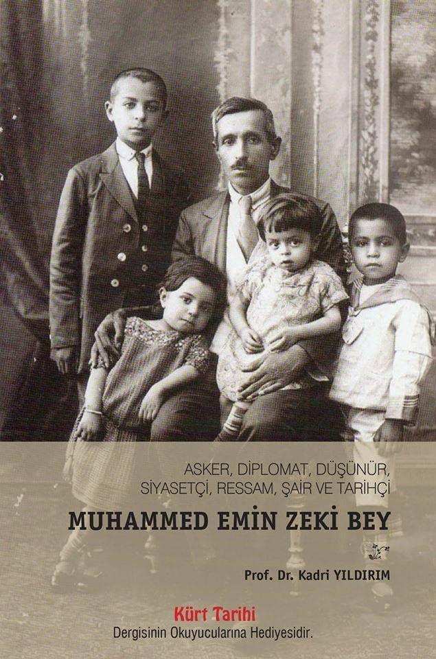 Mehmed Emin Zeki Beg-çocuklarıyla birlikte. .jpg