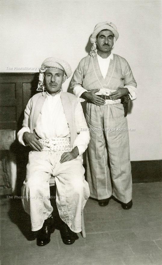 Şeyh Ahmed Barzani ve kardeşi Molla Mustafa.jpg