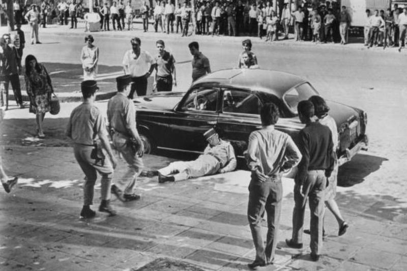 Film  sahnesi-Fransız polisine direnişçi suikastı-kaynak Getty images.jpg