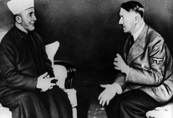 İngiliz işgalcilerine karşı direniş sürecinde Almanya'ya geçip Hitler ile görüşen Kudüs Müftüsü Hacı Muhammed El Huseyni .jpg