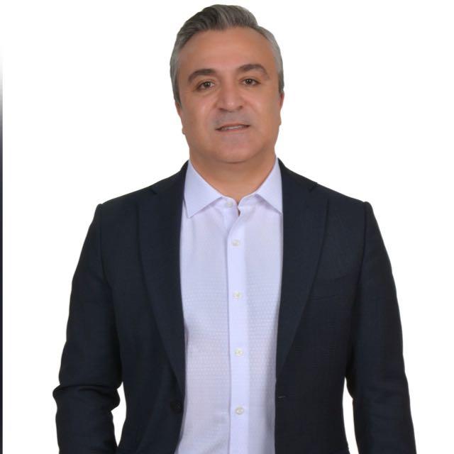 özgür.jpg