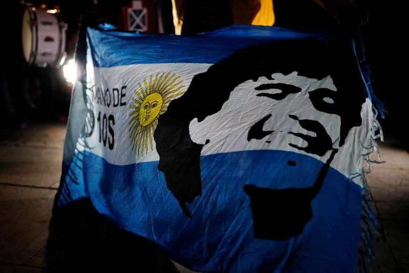 Maradona Nacho Doce Reuters.jpg