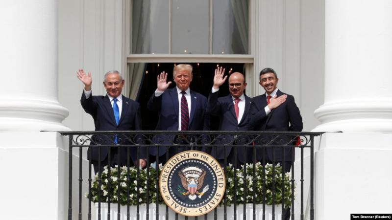 Normalleşme ilişkisinden bir görünüm-BAE temsilcileri, Netanyahu ve Trump .jpg