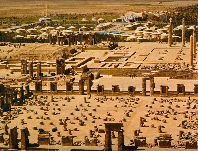 Persepolis harabeleri ve konuk çadırları-001.jpg