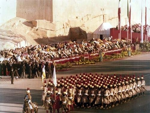 2500. Yıl töreninde Pers askeri kıtası.jpg