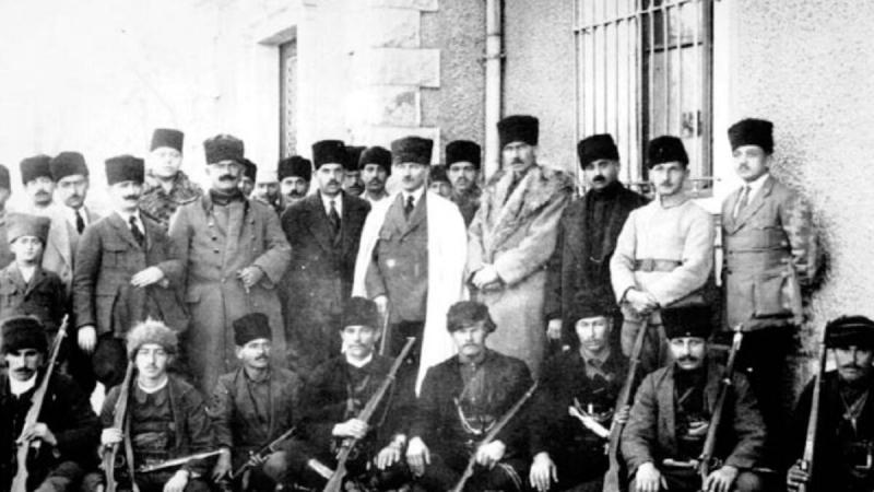 Çerkes Ethem ve Atatürk.jpg