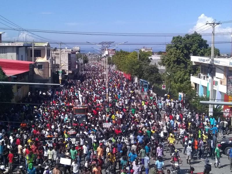 Ulusal yolsuzlukla mücadele gösterisi, La Saline katliamından beş gün sonra Fotoğraf Haiti Liberte.jpg