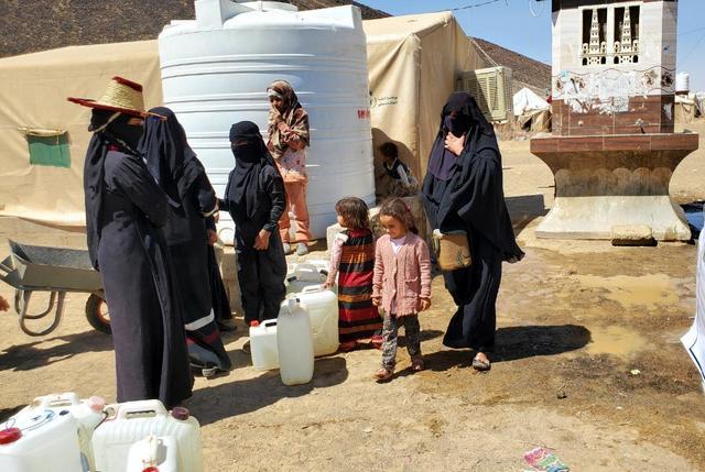 İç savaşın en büyük mağdurları Yemenli kadınlarla çocuklar-kaynak-independent arabia.jpg