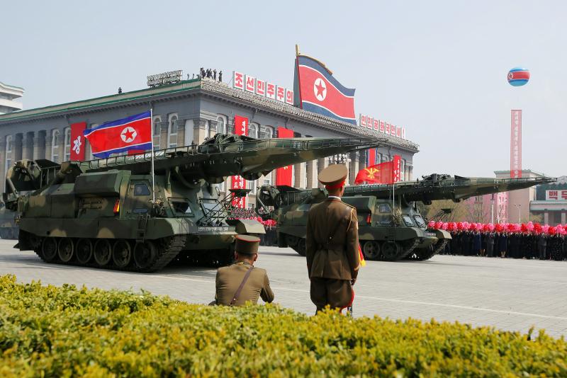 15 Nisan 2017-Kuzey Kore'deki bir füze gösterisi-fotoğraf, Reuters.jpg