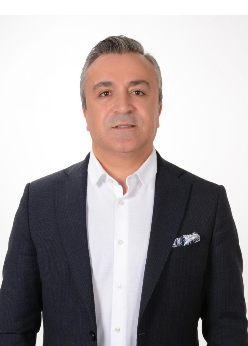 özgür.jpg