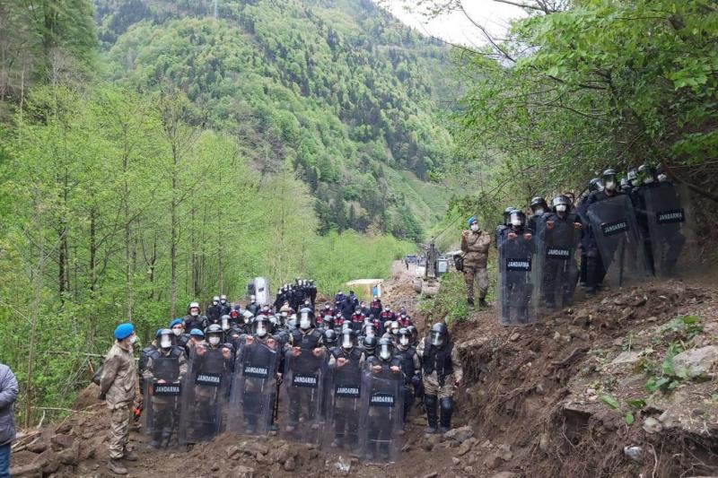 Doğa İkizdere taş ocağı protesto Twitter.jpg