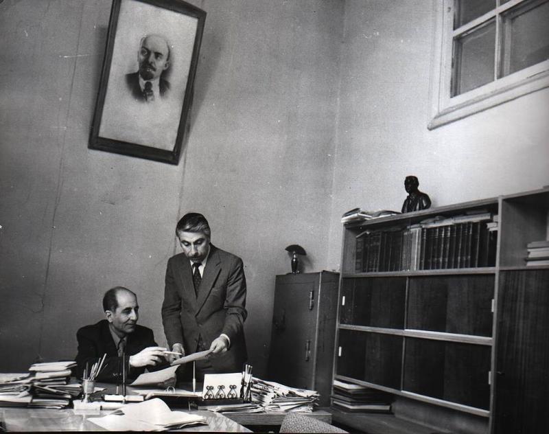 1980'lerde Emerîkê Serdar ile Mîroyê Esed, Riya Teze gazetesinin yönetim merkezinde.jpg