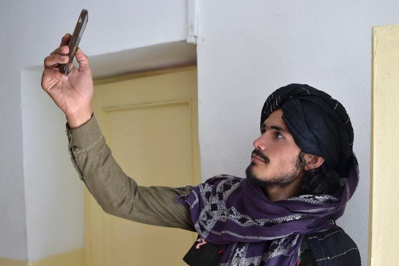 a-taliban-fighter-sear.jpg