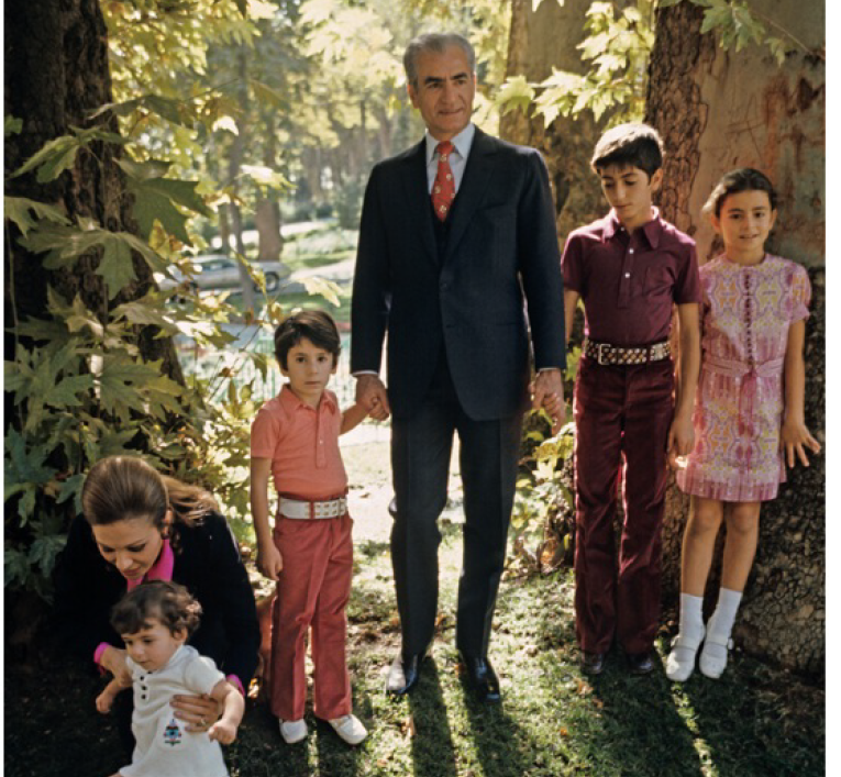 Şah Rıza ve ailesi.png