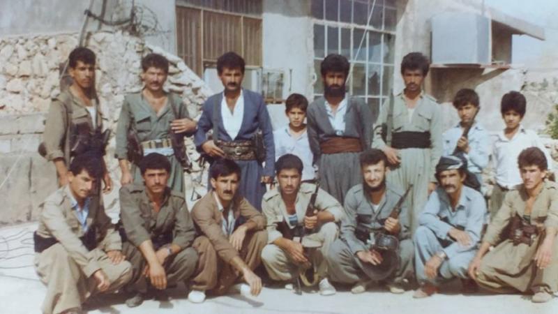 Barzani ve Talabani saflarında Peşmergelik yapan eski Şeyhbızınî gençleri.jpg