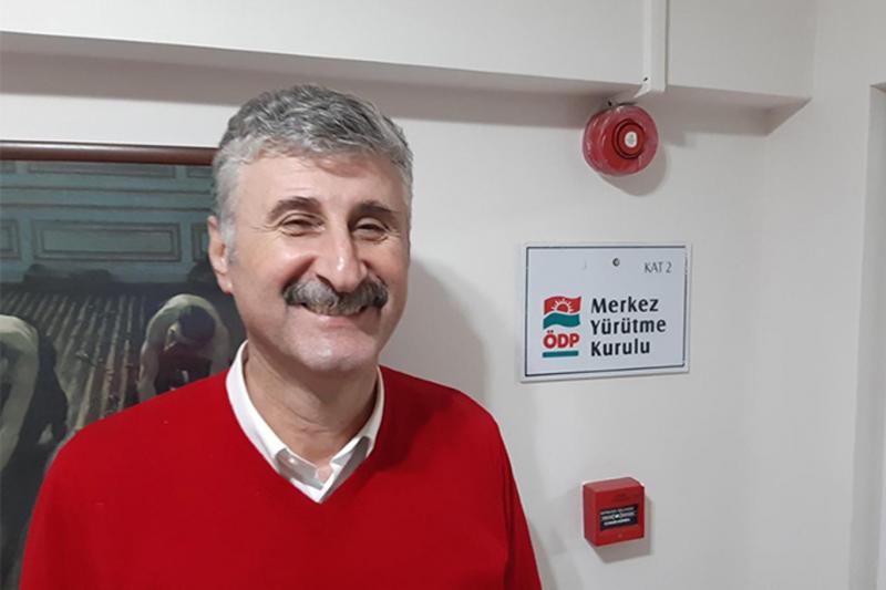 Alper Taş