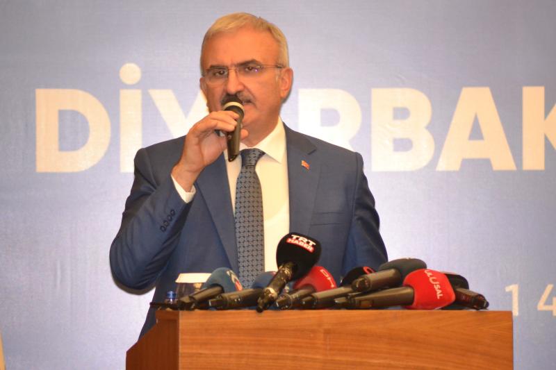 DİYARBAKIR VALİSİ MÜNİR KARALOĞLU.JPG