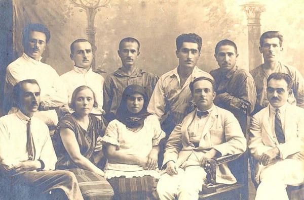 Bakü'de öğrencileriyle, 1926