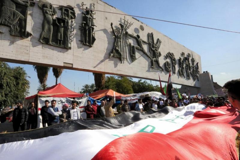 Bağdat'taki Tahrir Meydanı, Ekim Hareketi protestocularının gösteri merkezi-Fotoğraf-AFP .jpg