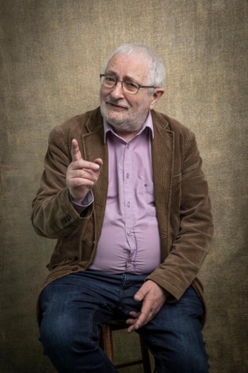 İrlanda asıllı İngiliz akademisyen Terry Eagleton, kültür-din ilişkisi bazen kültürün kutsanmasına yol açabilir. Fotoğraf, Paul Musso, 2018.jpg