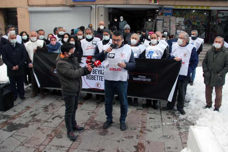 hekimler, haklarını dillendirmek için greve gidiyo