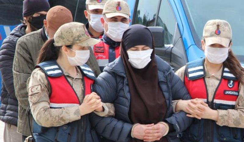 IŞİD örgütü mensubu olmaktan aranan Rusya uyruklu bir kadın. Fotoğraf-İHA.jpg