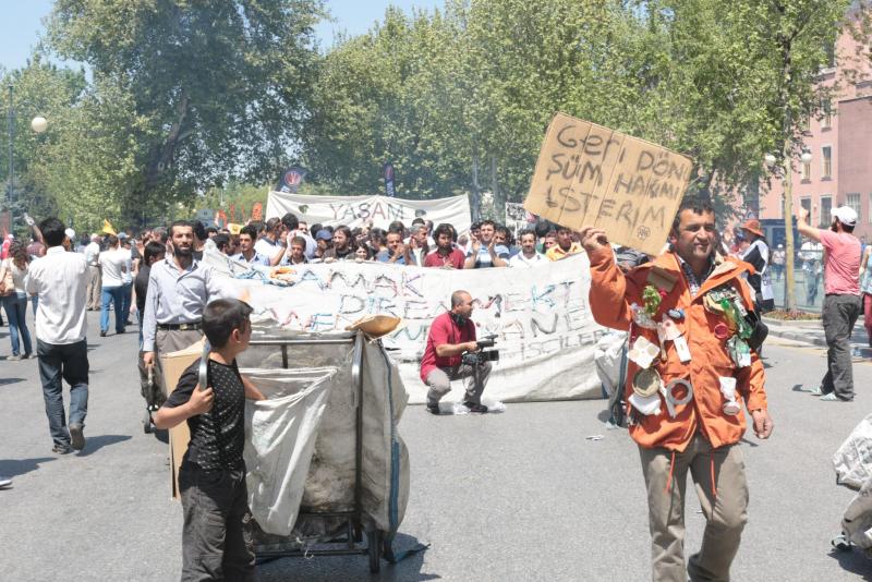 Atık kağıt işçileri zor durumda