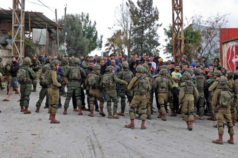 Batı Şeria'da Filistinliler ile İsrail askerleri arasında sürtüşme-Fotoğraf-AFP.jpg