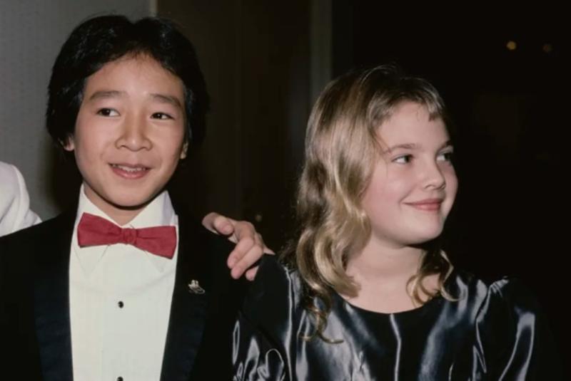 Ke Huy Quan & Drew Barrymore (3).jpg