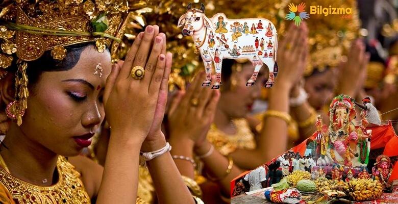 Hindu kadınlar, ibadet sırasında-Fotoğraf-Eser Tekin.  Kaynak-bilgizma.com_.jpg