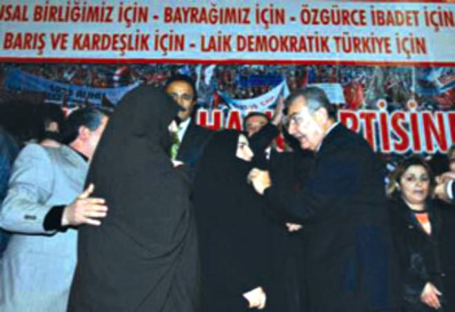 carsafa-rozet-takan-chp-bu-sefer-yirtti_40143_b.jpeg